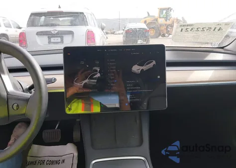 2022 Tesla Model 3 Rear-Wheel Drive from USA, damaged, VIN 5YJ3E1EA0NF305416